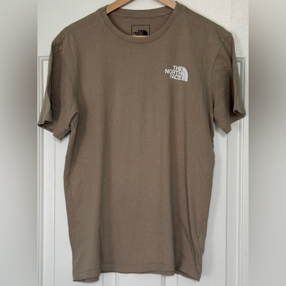 The North Face Graphic Logo Tee Shirt Mens M Tan Khaki “Never Stop Exploring” - Picture 2 of 12